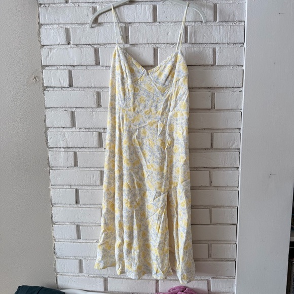 Aritzia Sunday Best Bustier midi dress Yellow Floral Midi Dress - Picture 6 of 13